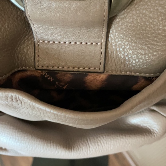 B.makowsky tan leather crossbody purse silver hardware multiple pockets - Picture 2 of 10